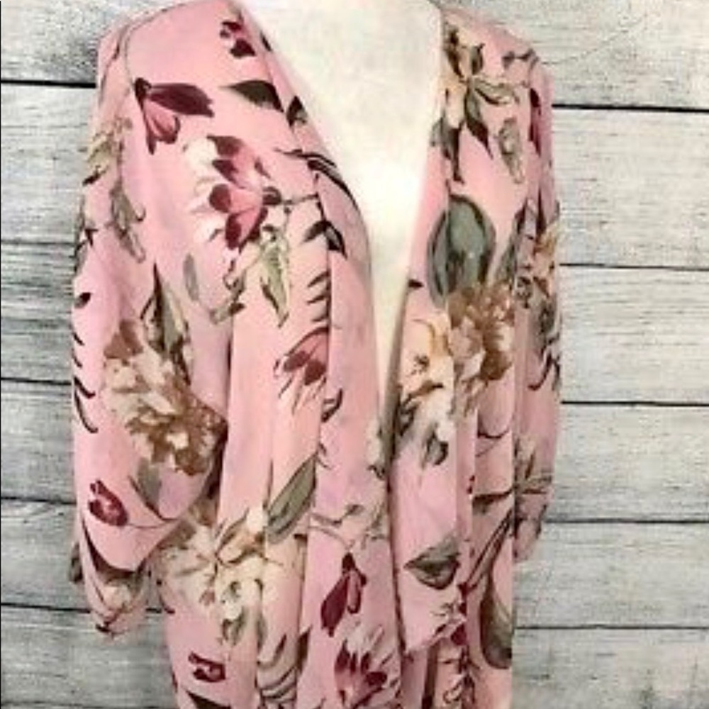 Lularoe *NWT Floral Shirley